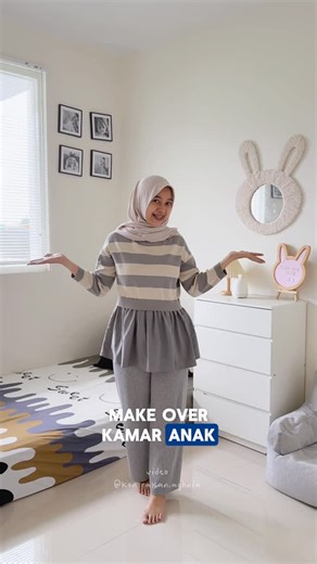 Bukan rumah kontrakan on Instagram: "Caraku untuk mengubah suasana kamar dengan cara yang praktis yaitu dengan mengganti warna cat, tapi agar pemakaiannya bisa jangka panjang aku pakai cat dinding premium interior dan yang aku pilih Supersilk Anti Noda dari Avian Brands warna Strawberry Shortcake Lenkote R13 003 Cat ini cocok banget buat kamar anak karna punya efek daun talas jadi lebih mudah dibersihkan dari bekas coretan, warna tidak mudah pudar, anti jamur dan lumut tanpa bau… Yang mau pakai 