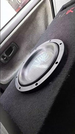 Soundstream r3 8 inch Subwoofer taking 1000 Watts (Burst Test)