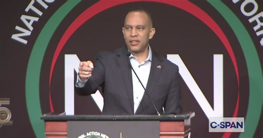 House Democratic Leader Hakeem Jeffries and Other Dems Delivers Remarks at National Action Network Convention
