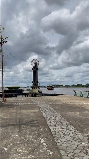 Travel Vlog Hidden Gems of Pontianak: Alun Kapuas Park & Equator Monument