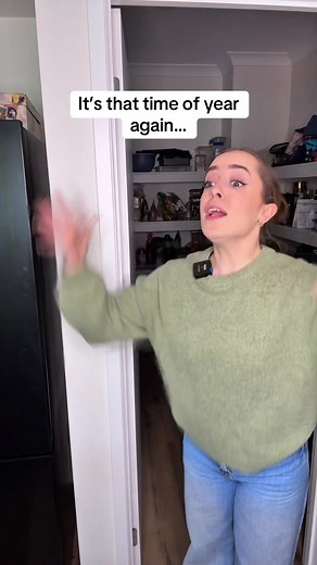 Just can’t eat until Christmas obviously 😅 #relatable #christmas #funny #mom #food