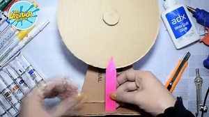 It's Make it Monday time again! For today's activity, we are making a fun recycled cardboard spinning wheel. Use your old packaging materials to inspire your child's imagination and nurture their STEM learning. 💫🙌 To make your recycled cardboard spinning wheel you will need the following items: ⭐ Cardboard ⭐ Paint ⭐ Brushes ⭐ Scissors ⭐ Pipe cleaner ⭐ Lolly stick ⭐ Glue You can find the full instructions in our blog. 👇 https://www.thecreationstation.co.uk/inspiration/How-to-make-a-recycled-ca