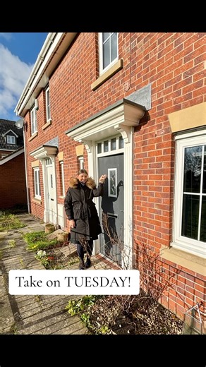 A week in the life of Ullyotts! 🏡 #ullyotts #ullyottsestateagents #Ullyotts #ullyottsteam #ullyottsbridlington #ullyottslettingagents #MeetupMonday #takeontuesday #WinningWednesday #ThankfulThursday #forsalefriday #saleagreedsaturday #staffsocialsunday #weekinthelife #estateagents #lettingsagent #driffield #bridlington #eastyorkshire | Ullyotts Estate Agents