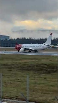 Takeoff Norwegian DY1802 OSL-AGP Oslo Airport Boeing 737-8 #aviation #planespotting