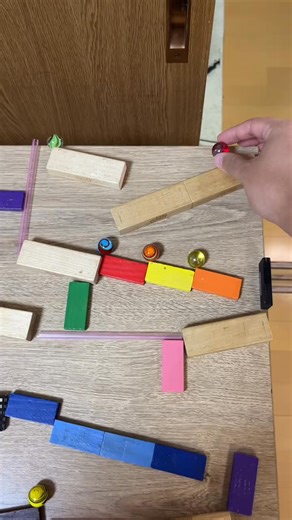 Marble chain reaction on a table #marblerun #rubegoldberg #rubegoldbergmachine #dominos #asmr #ピタゴラスイッチ | Trickshort & Marble Run