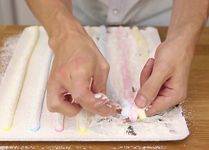 592K views · 4.4K reactions | QUICK EASY GUIMAUVE RECIPE By: Carl Is Cooking | MetDaan Cakes | Facebook