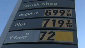 44K views · 632 reactions | Gas prices are soaring in L.A. County and people are doing everything they can to find a gas station with the cheapest gas. A station in Mid-City is advertising regular unleaded at $6.99 a gallon. ABC7's Jade Hernandez breaks down why the spike is happening so quickly and breaks down ways to help you save. https://abc7.la/3HM91FQ | ABC7 | Facebook