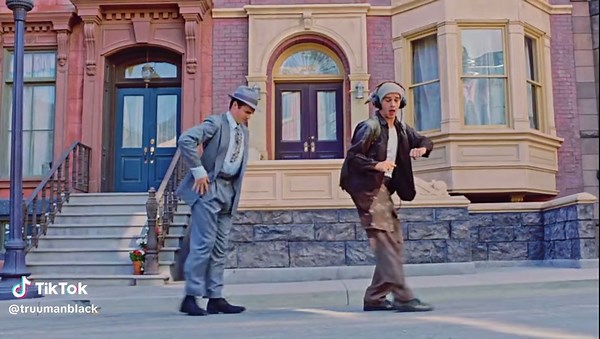 Work x Chocolate Remix: Rihanna & The 1975 Mashup