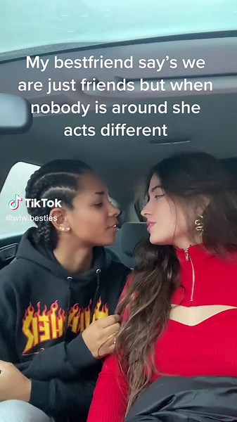 Did you have feelings for a friend one time ? #wlwcouple #wlw #lqbtq🌈