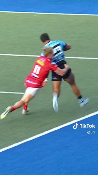 Blair Murray’s Superman tackle ⚡️