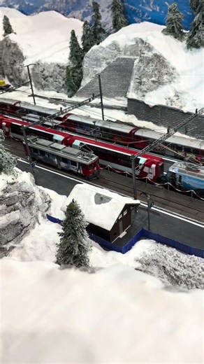 Some videos from the Glasgow model railway exhibition #heritagerailway #train #modelrailway