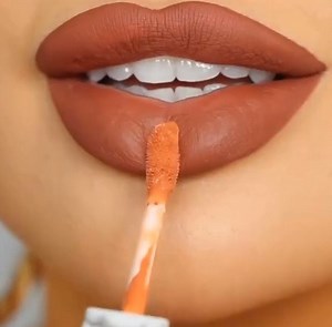 1.8M views · 10K reactions | So glamorous! See more: https://bit.ly/2FAMpOw ‍‍ Our group: https://bit.ly/3hBtobO | Beautiful Makeup Tutorials | Facebook