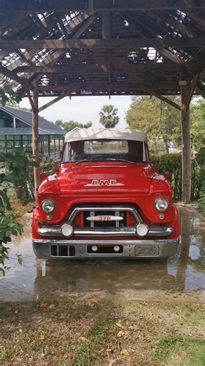5.1K views · 32 reactions | Custom GMC 370 COE Tri-axle Pick-up Truck on Display at Zucata Cafe nr Ayutthaya This is rather nice  #carculture #Chasingcars #Hotrod #Customcar #Americana #trucking #fblifestyle | Matt Powell Transport Photography | Facebook