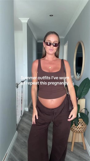 Pregnancy Fashion: How to Style Outfits Repeatedly