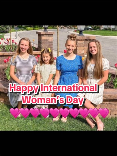 Happy international national womens day 🩷Shari,Abby,Julie & Eve 🩷#internationalwomenday #sharifranke #abbyfranke #juliefranke #evefranke #8passengers