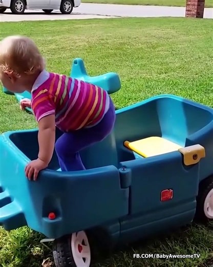Funny Baby Falling Down Moments - Cute Baby Fails Video