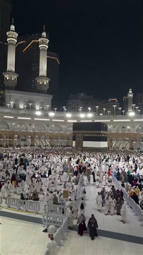 Pakar kar gilaf aur kabe ko #hajj #hajjeakbar #allah #masjidnabawi #makkah #saudiarabia #muhammadﷺ