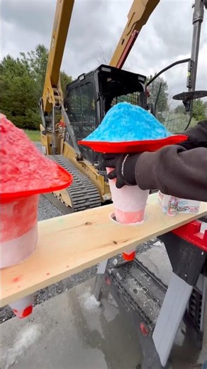 Making Giant Snow Cones On The Jobsite #sponsored ‪@5hourenergyshot‬
