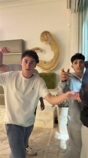 They Took The “Sea Lion” Trend Too Far! 😂