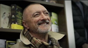 Pérez-Reverte advierte de que su última novela no gustará a la extrema izquierda