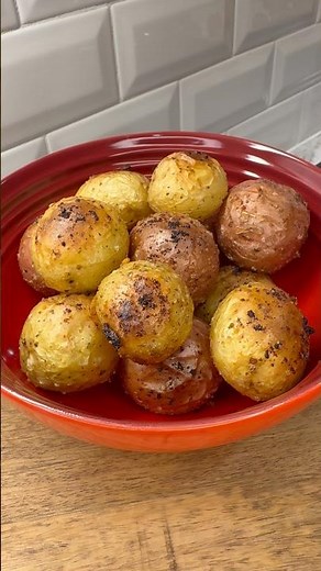 Roasted Small Potatoes | Easy Oven Side Dish #shorts #potatoes #homecooking #recipe #sidedish