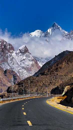 Karakoram Highway – The Legend That Connects Mountains 🛣️🏔️✨ The Karakoram Highway cuts through some of the world’s highest peaks, deep valleys, and ancient routes. More than a road, it’s a living legend — carrying history, cultures, and the unstoppable spirit of the north. 💙🌄 📍 Karakoram Highway | Gilgit-Baltistan 🎥 Captured by: @northern_vibesss — — — ❤️ Like if legendary roads inspire you 💾 Save for your travel memories 🔔 Follow @northern_vibesss for more northern journeys — — — #Kara
