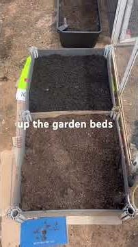 Small Space Vegetable Growing 🌱 Containers, Grow Bags & Self-Watering Pots 2026