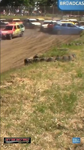 Short FWD Dirt Rod Banking the car and causing a pile up at Stansted Raceway Banger Racing 22/05/22