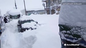 Heavy snow stranded at least 1,400 vehicles on roads in Fukui prefecture, Japan. | AccuWeather