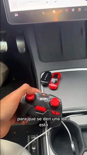 ¿Tesla Roadster a control remoto?