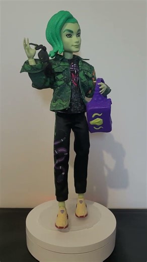 2 lookinhos de Deuce Gorgon. Qual seu favorito?#monsterhigh #deucegorgon #dollcollector