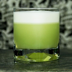 Possessed: "The Exorcist" Inspired Cocktail | 31 DAYS OF #HALLOWEEN | Secret of the Booze