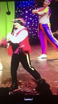 Captain Feathersword fall off
