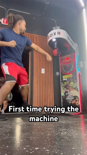 First time trying this machine felt like I could beat the high score #boxing #boxinggame #exercise