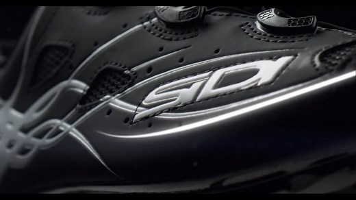 SIDI Cycling's lightest and most aerodynamic shoe, the Shot Carbon, is now available in limited edition matt black. You'll have to be quick as they won't be around for long! http://bit.ly/LE-SidiShot | Wiggle