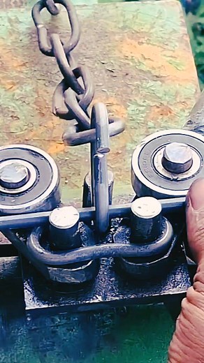 Bending of steel chains that are well connected | Processed Steel