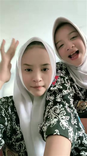dianaa (@dianaa_dua)’s videos with suara asli - dianaa