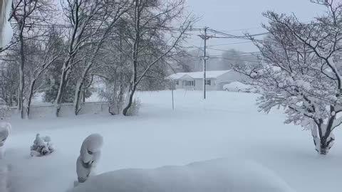 US: Bomb Cyclone Slams Northeast, Triggering Blizzard Warnings and Travel Shutdowns 9