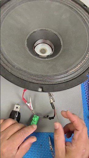 8Ω speaker, 14 mH low-pass inductor, and 250μF capacitor Fc 85Hz