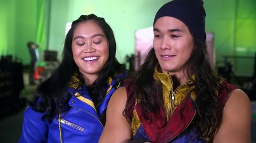 ‘Descendants 2’ Special: Dove Cameron & More Stars Look Wicked Cool In BTS Pics