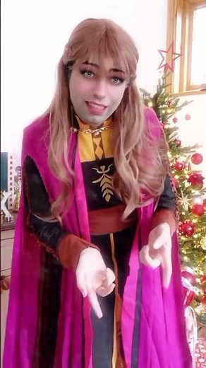 Princess Anna Cosplay Xmas #cosplay #frozen #frozencosplay #frozenanna #frozenannacosplay