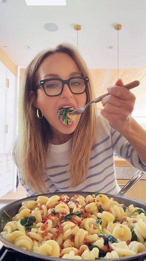 This pasta brings all the umami vibes Miso and pancetta make this Cacio E Pepe-ish dish truly unforgettable. https://giadzy.com/blogs/recipes/miso-and-pancetta-pasta | Giadzy