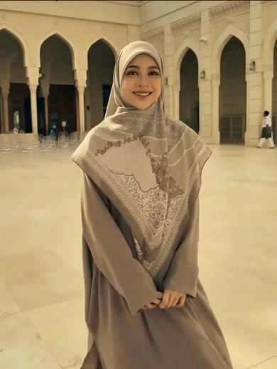 Discover Brunei Through This Beautiful Lady