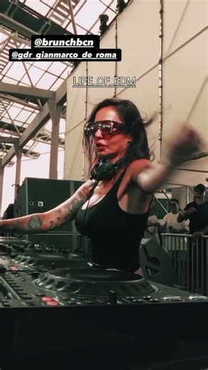 Deborahdeluca live At Elrowofestival #deborahdelucal #hardtechno #techno #electronicmusic #shorts#dj