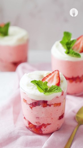 Easy 4-Ingredient Strawberry Mousse Recipe