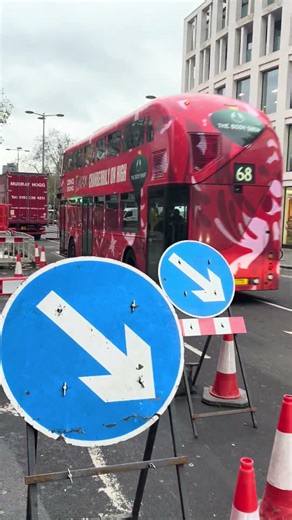 *Ad wrap* TUK New Routemaster LTZ1771 passes through Waterloo Road on the route 68 to West Norwood