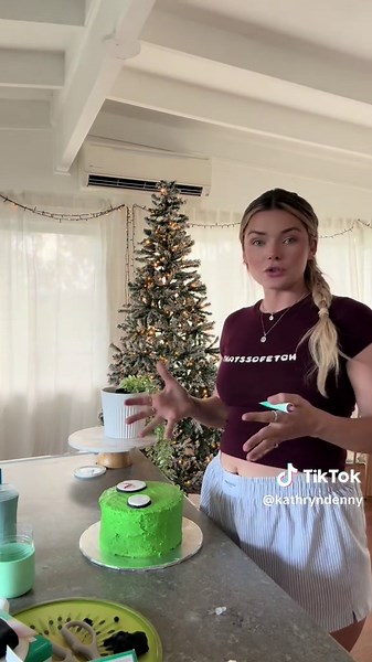 Making a Zombie Themed Birthday Cake for Kids