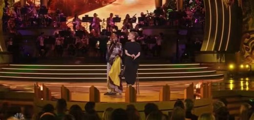 blessing your timeline with the FULL video of Cynthia Erivo and Ariana Grande singing Get Happy/ Happy Days Are Here Again 💚🩷