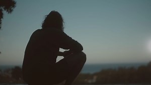 7.8K views · 773 reactions | My friend Mick Jones made a documentary on the making of my song “falling up” - coming off the back of 3 years on the road and a year off in LA writing and recording. It talks about life before and after, and now! Hope you like it.  watch the full vid here: https://youtu.be/ot9ayjaEdZk | Dean Lewis | Facebook