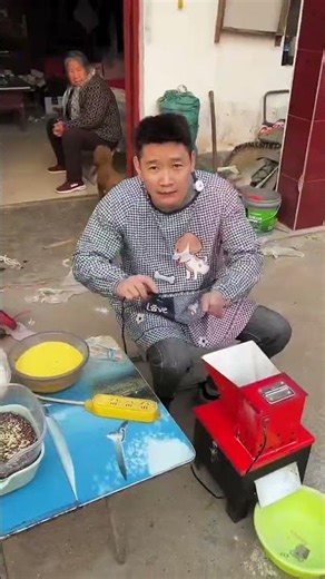 A small, family-sized grain and cereal milling machine that even people from southern China have nev